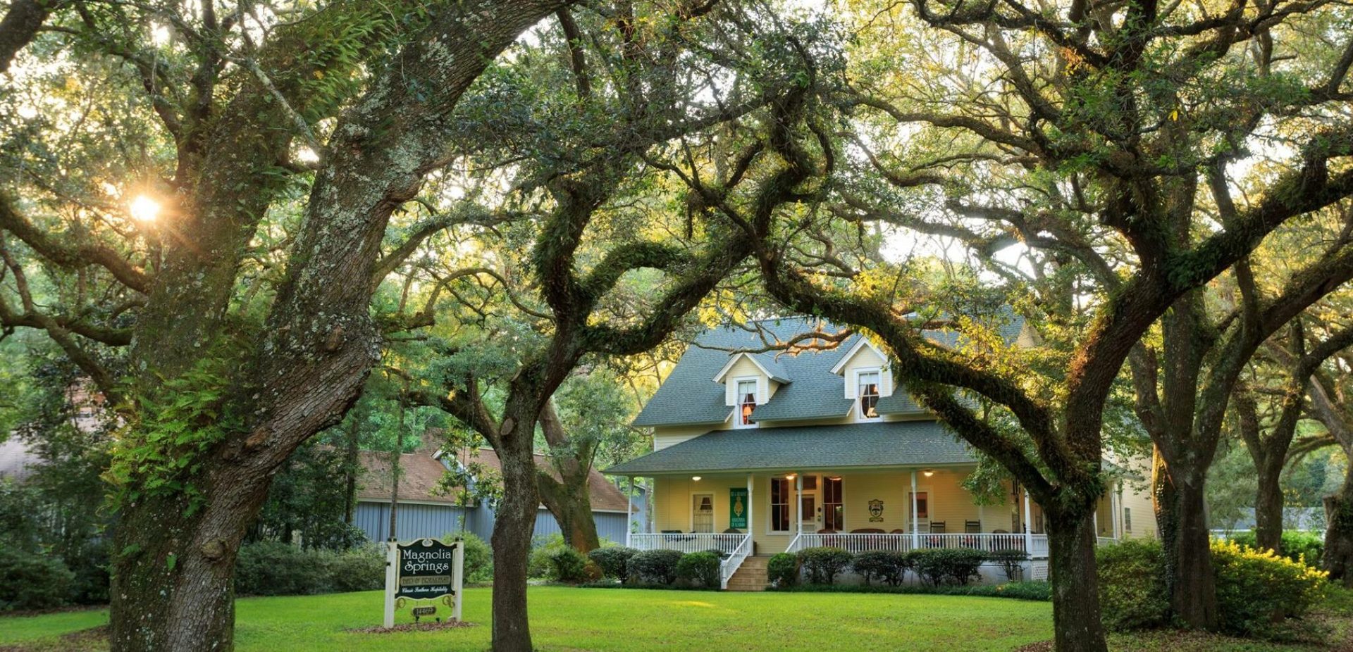 Best-Neighborhoods-To Build-In-Baldwin-County-Oak-Street-Trees-Alabama- Best-Neighborhoods-To Build-In-Baldwin-County-Oak-Street-Trees-Alabama-